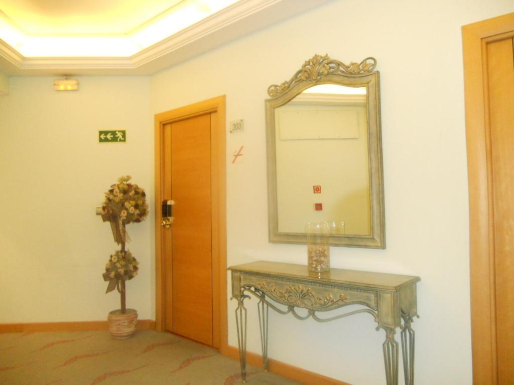 Reino De Granada Hotel Exterior photo